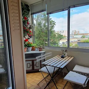 Appartement Medipole T2 Avec Un Garage Gratuit Sur Place, 16min A Centre Lyon En Metro A, Villeurbanne